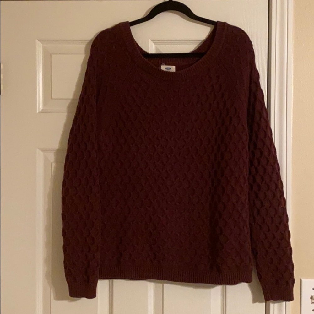 Maroon knitted sweater